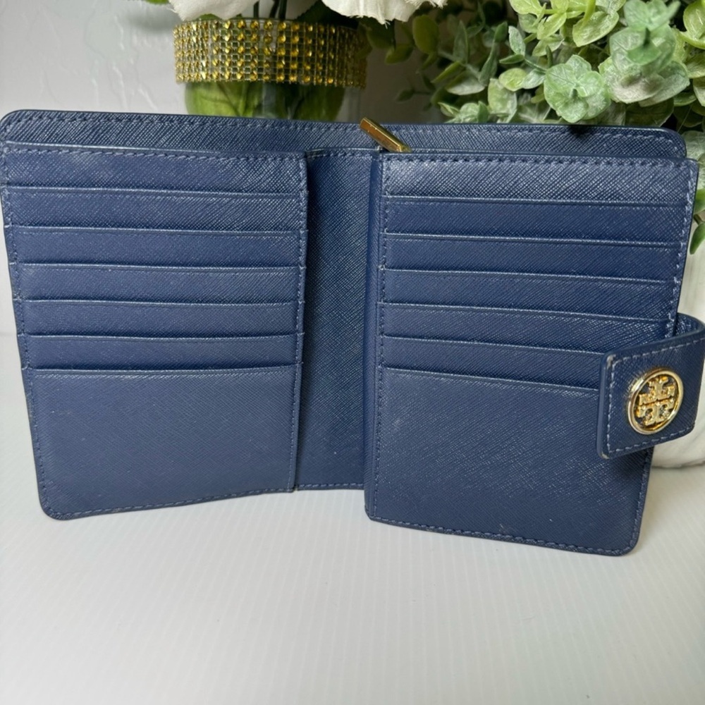 Tory Burch Blue Leather Wallet with Gold Logo - Picture 2 of 7